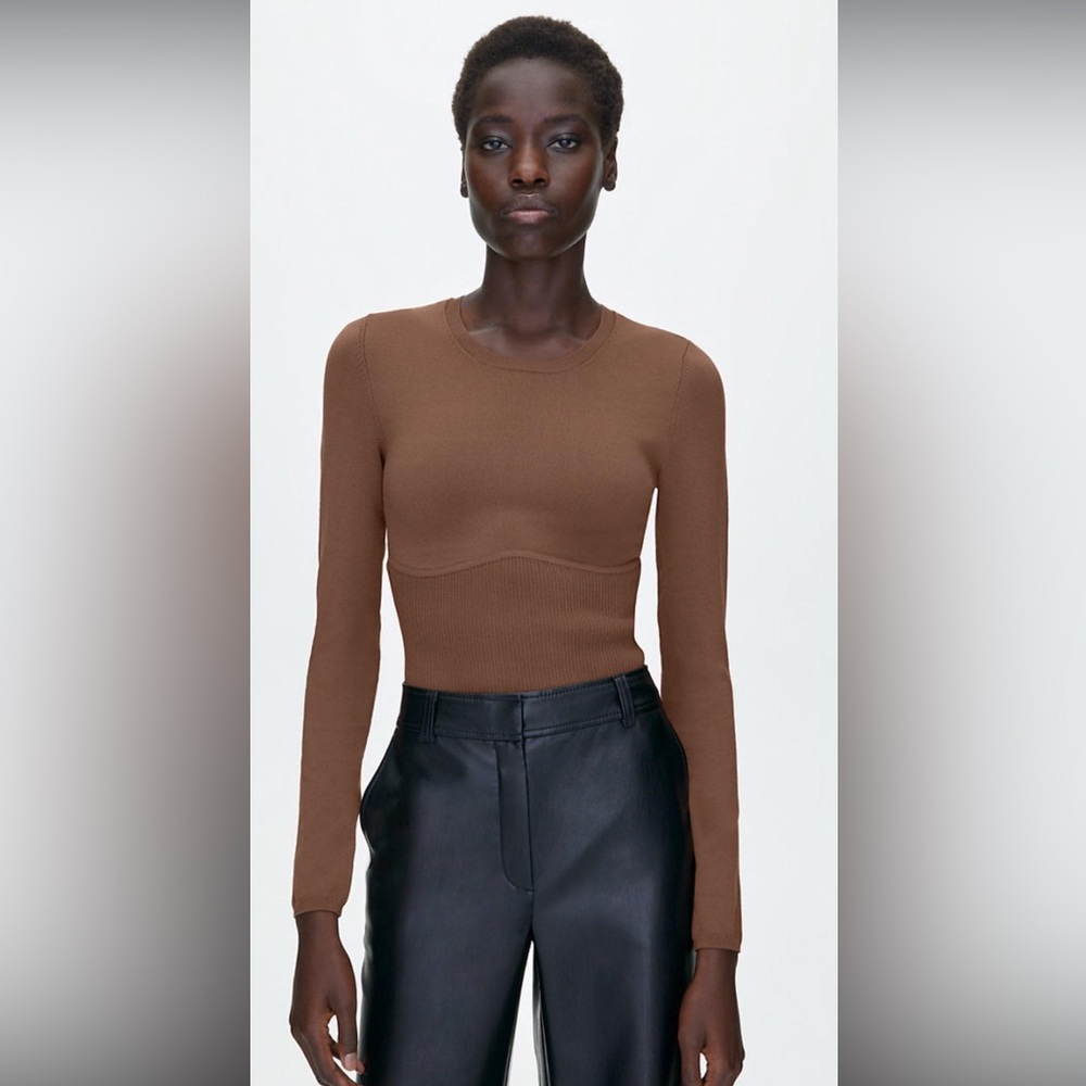 Aritzia Wilfred Refinery Sculpt Knit Sweater